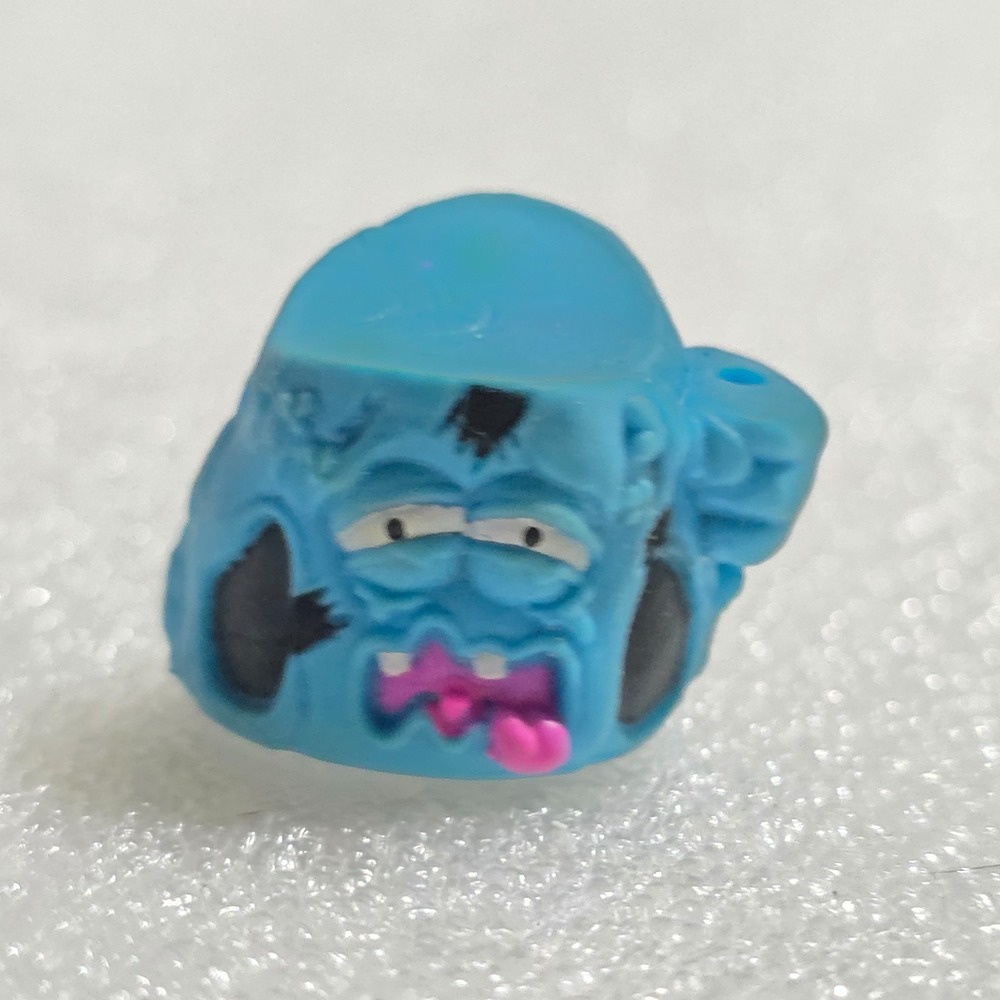 Grossery Gang Jurassic Jocks Muck Grubby Loincloth Blue Series 5 Figure 1/2"